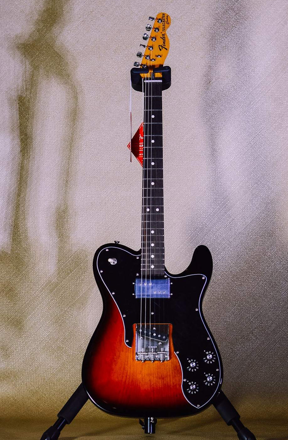 Fender American Original 70s Telecaster Custom 3-Color Sunburst front music bros