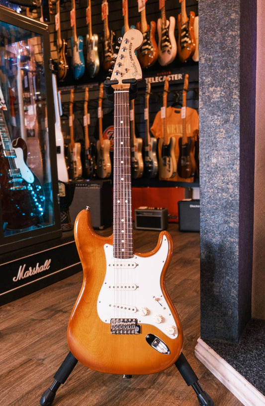 PRE-LOVED Fender American Performer Stratocaster Honey Burst